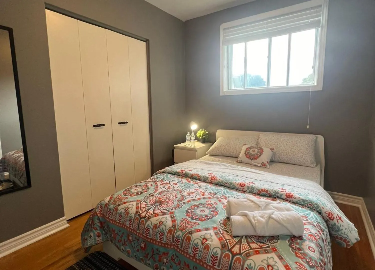 Cozy Stay, Self Check-In With Parking Available Upon Request تورونتو