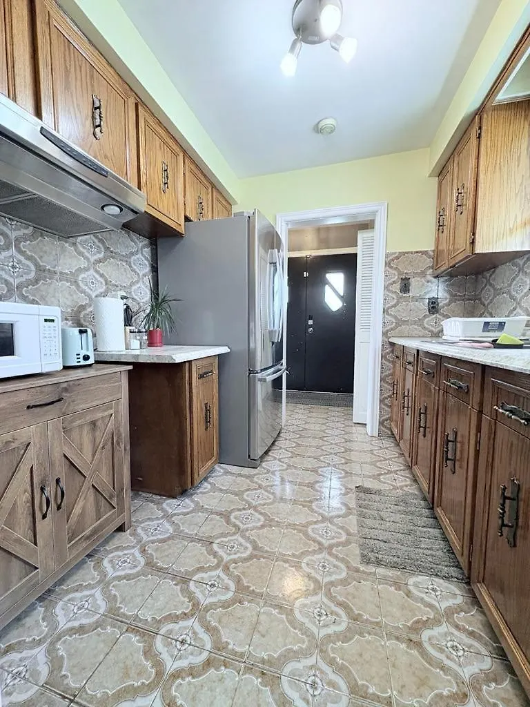 Cozy Stay, Self Check-In With Parking Available Upon Request تورونتو كندا